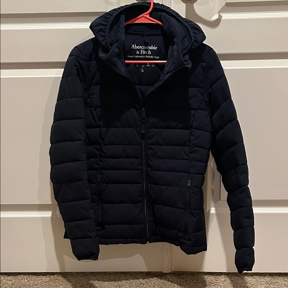 Abercrombie & Fitch Women's Navy Puffer Jacket size Large